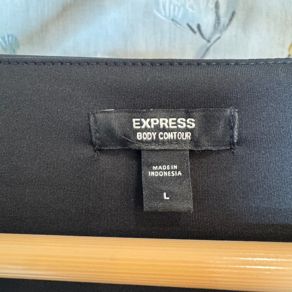 Express Body Contour Black Long Sleeve Notched Sweetheart Bodysuit Womens Large - Picture 3 of 5